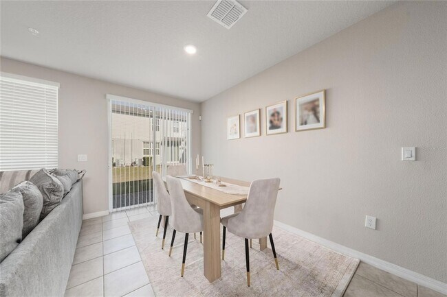 Building Photo - 2043 Harebell Ln