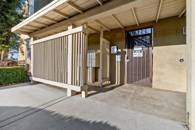 Building Photo - 4775 Seminole Dr