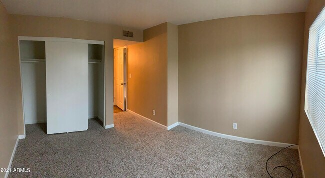 Building Photo - 2217 E Cactus Rd