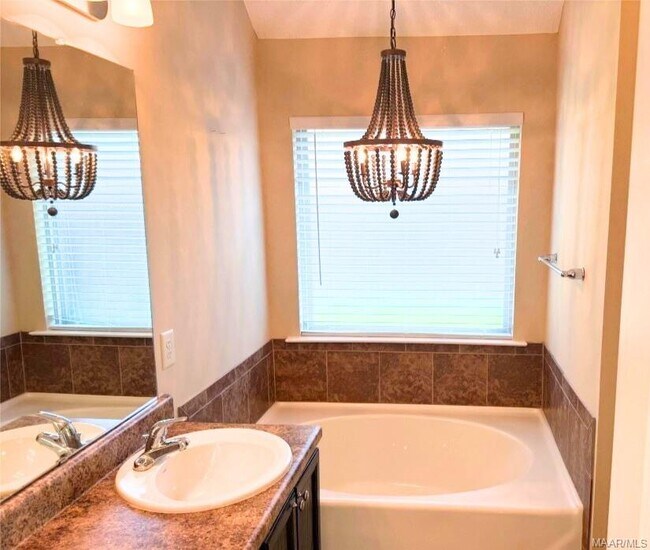 Building Photo - 1654 Buena Vista Blvd