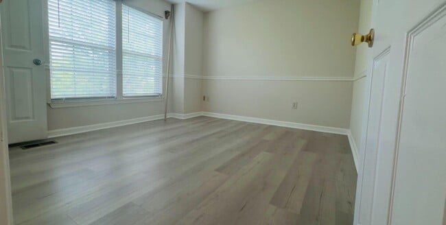 Building Photo - 6615 Buskin Ln