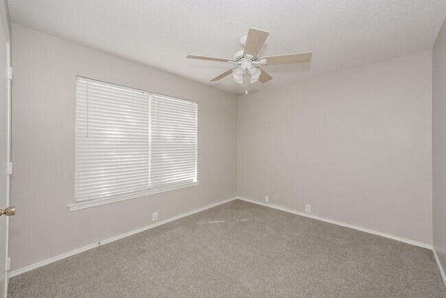 Building Photo - 1416 Mosscreek Dr