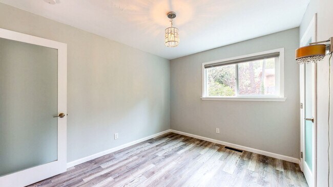 Building Photo - 1625 Los Olivos Rd