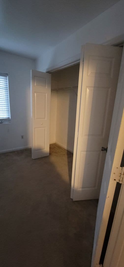 Building Photo - Affordable 2 bedroom / 1 bathroom townhome.