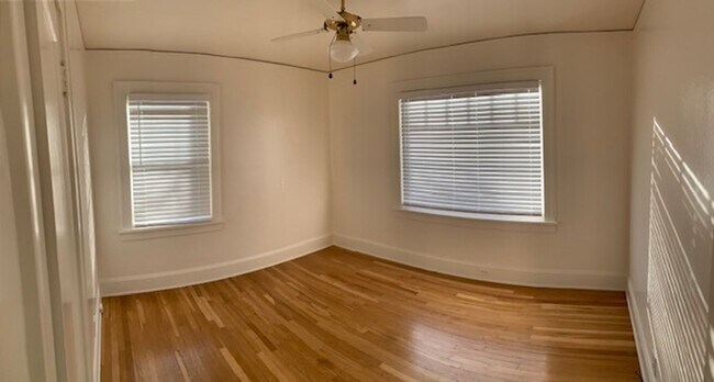 Building Photo - $2,350 - Two Bedrooms, One Full Bath with Bonus Room in Dekum Piedmont Neighborhood