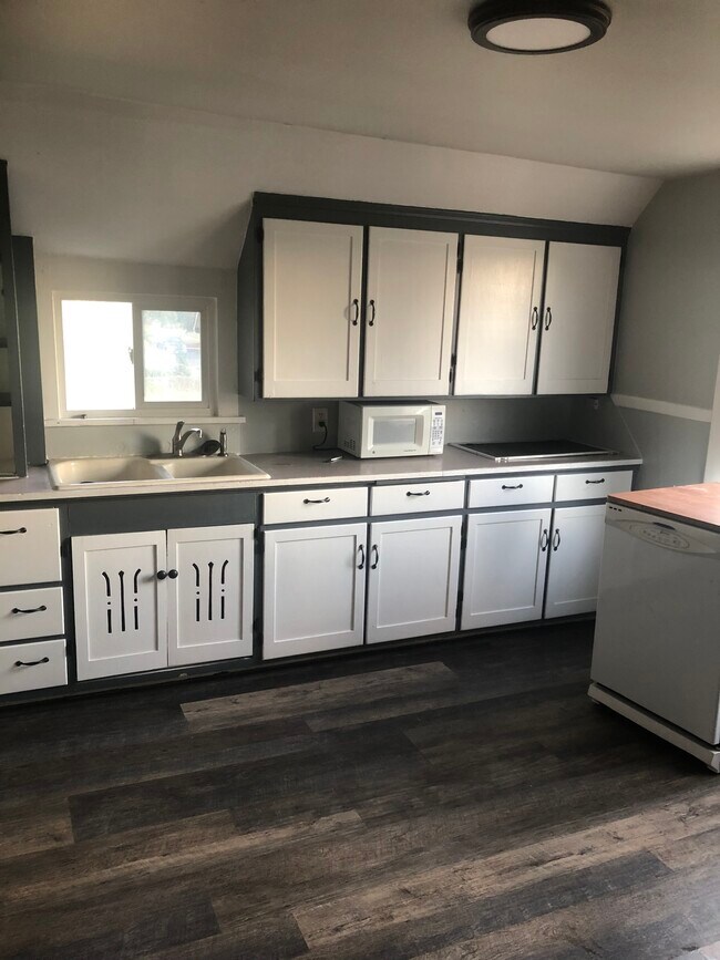 Building Photo - 2502 N Calispel St