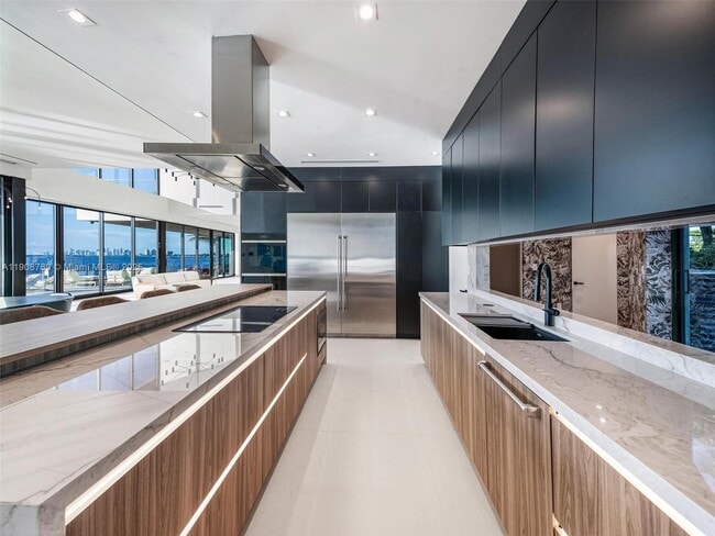 Building Photo - 11400 N Bayshore Dr