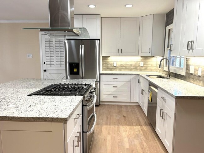 Building Photo - 1267 Arborvista Dr NE