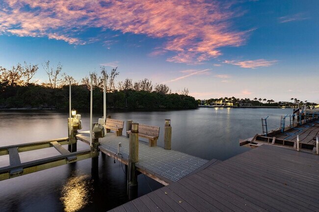 Building Photo - 549 NE 19th Ave