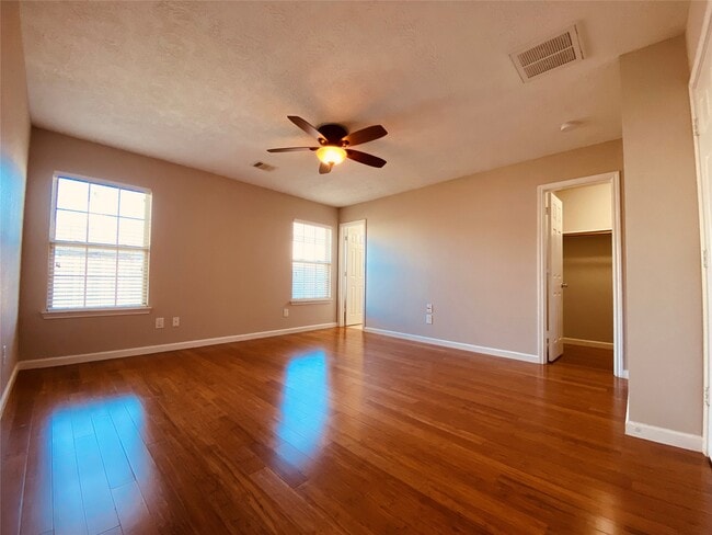 Building Photo - 29206 Legends Valley Dr