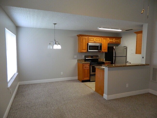 Building Photo - 1br 1 bath Condo-Lake Mary in the Regency Park Community