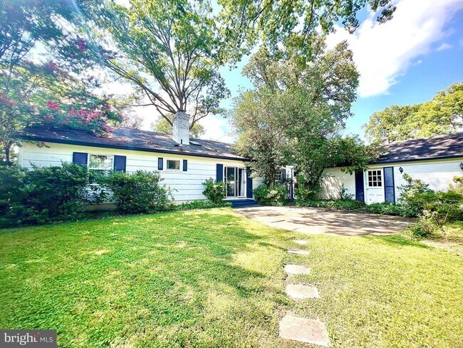 Building Photo - 11903 Henry Fleet Dr