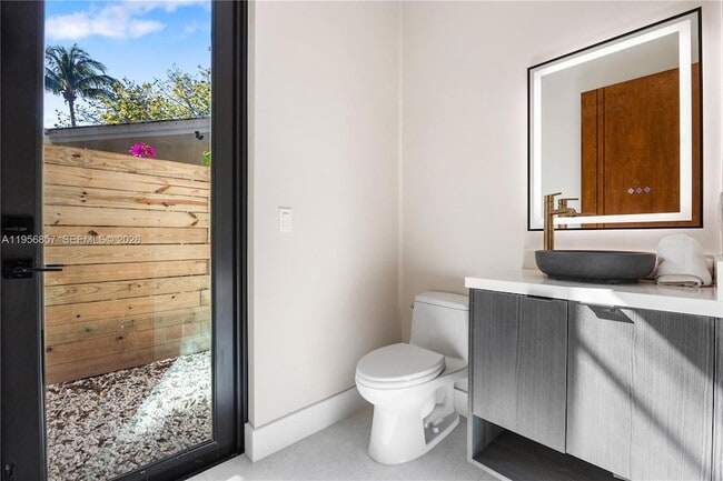 Building Photo - 2805 Freeman St