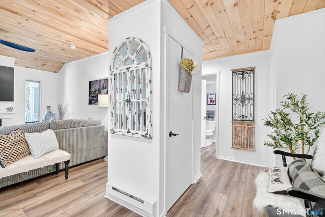 Building Photo - 401 Heritage Vlg