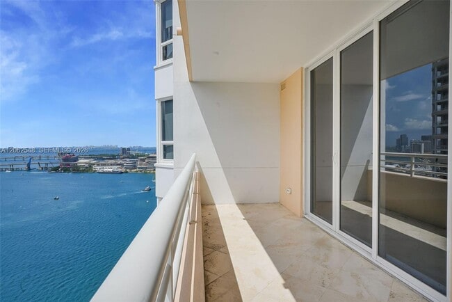 Building Photo - 808 Brickell Key Dr
