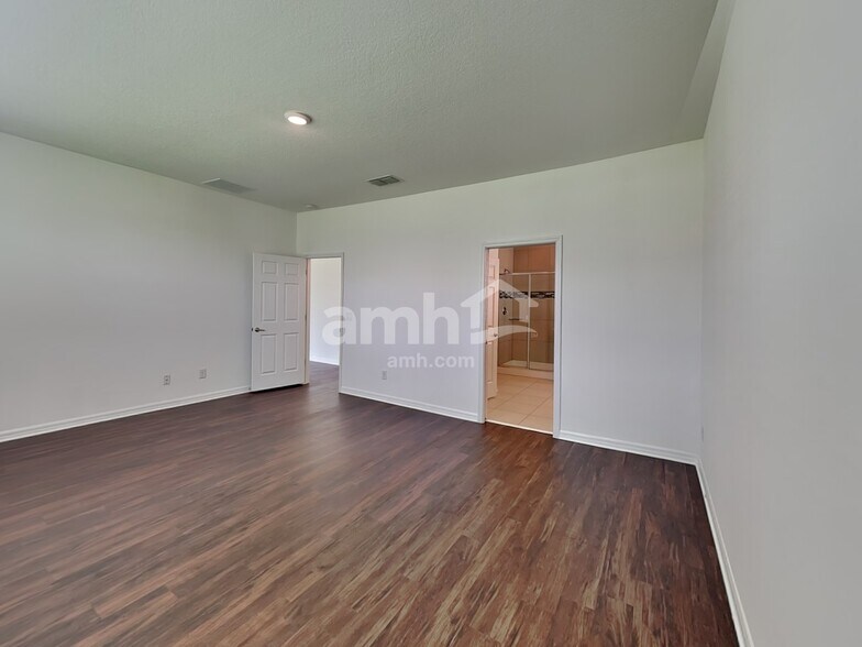 Building Photo - 5405 Manchester Dr