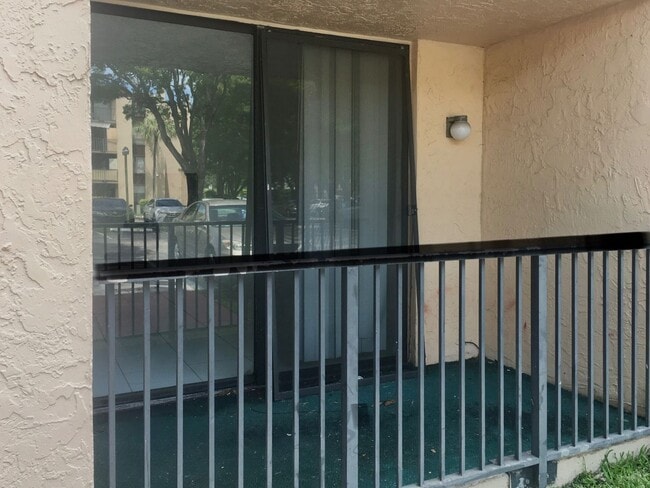 Primary Photo - PROMENADE AT KENDALE LAKES - 1 BEDROOM /1 ...