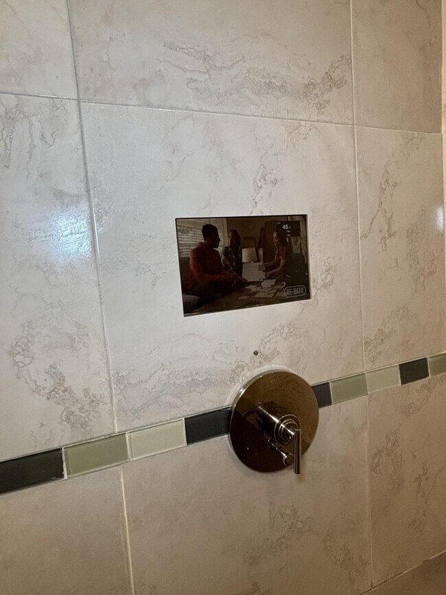 Building Photo - 10440 SW Stephanie Way