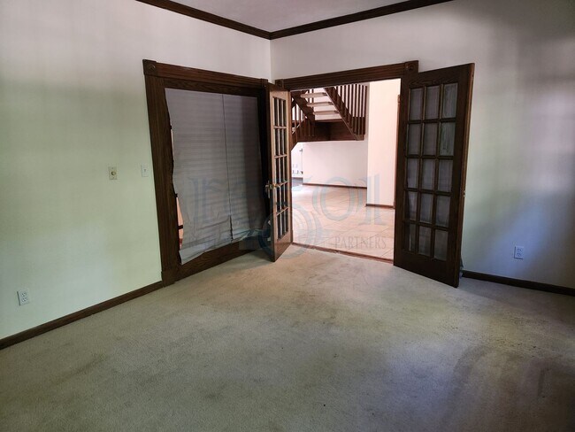 Building Photo - RARE exquisite home on acreage in the heart of West Little Rock!