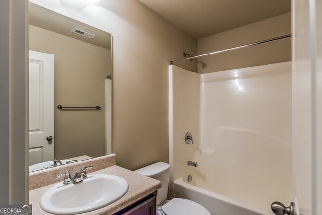 Building Photo - 258 Stillwood Dr