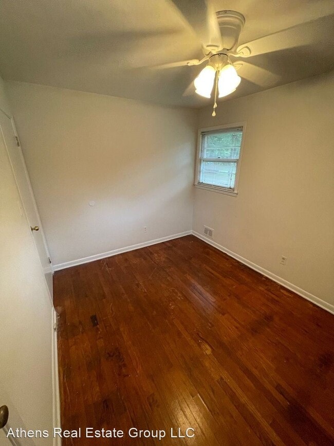 Building Photo - 2 br, 1 bath House - 355 Morton Avenue