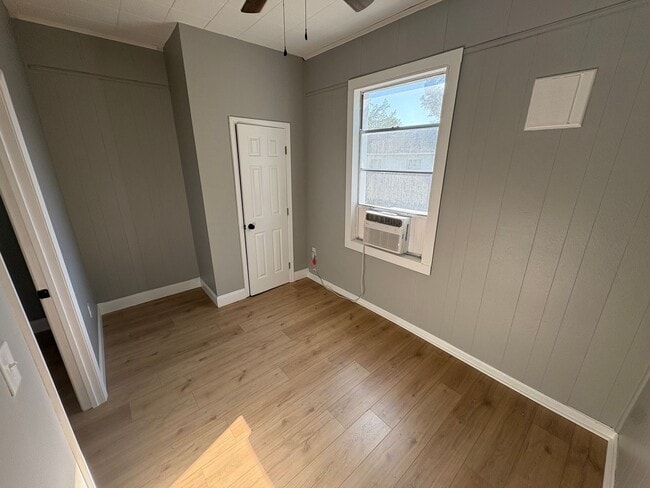 Building Photo - 3 Bed / 2 Bath Single-Family | Effective Rent After Credit