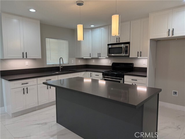 Building Photo - 14338 La Mesa Rd