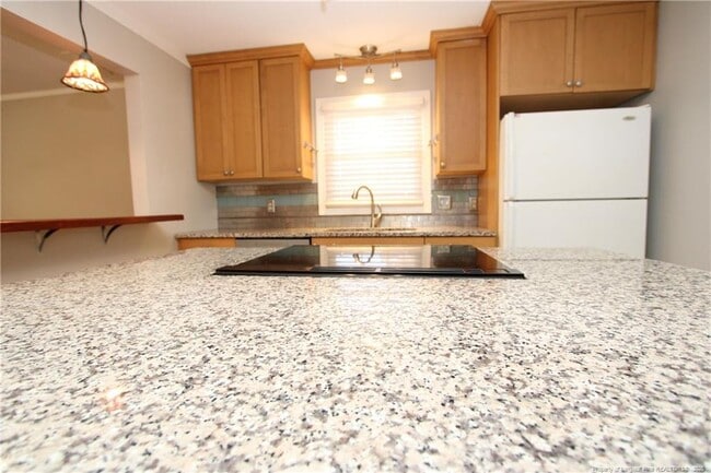 Building Photo - 819 James St