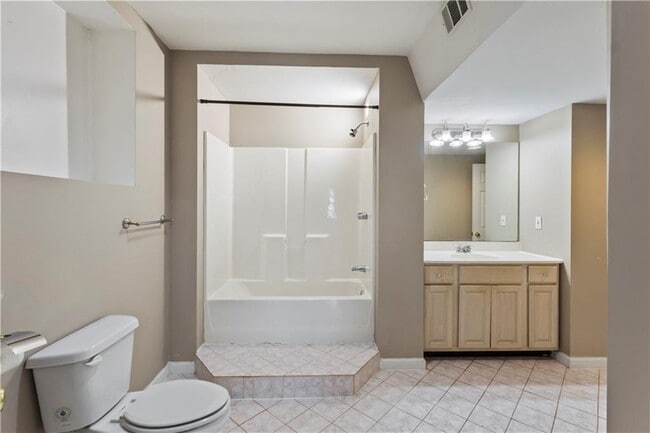 Building Photo - 4565 Ashmore Cir