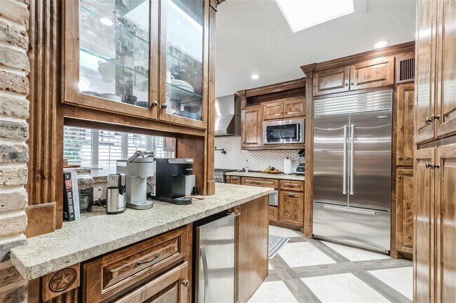 Building Photo - 8638 Oakford Dr