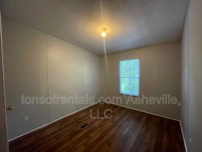 Building Photo - 132 Josiah Ln