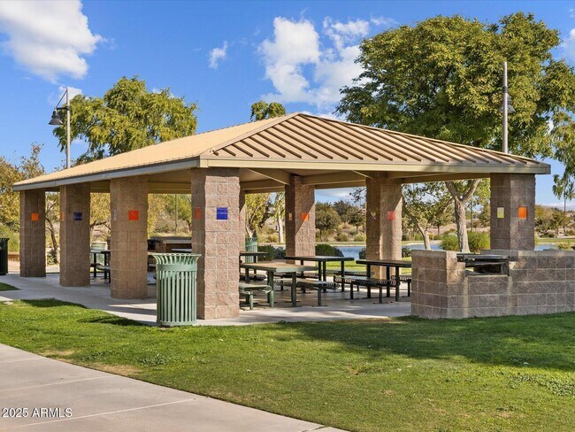 Building Photo - 6550 W Desert Blossom Way