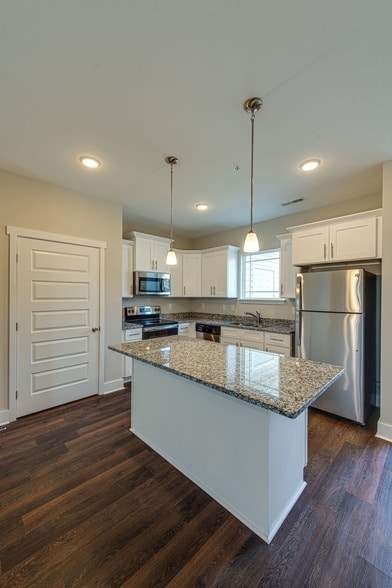 Building Photo - 7042 Magnolia Crossings