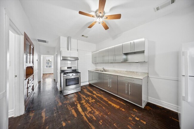 Building Photo - 4508 S Mozart St