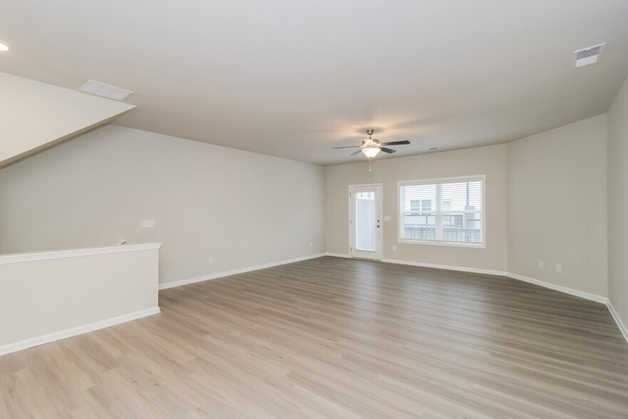 Building Photo - 759 Calvin Pk Dr