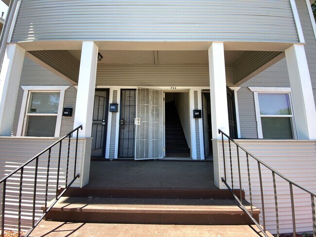 Primary Photo - Studio Apartment in Downtown Stockton