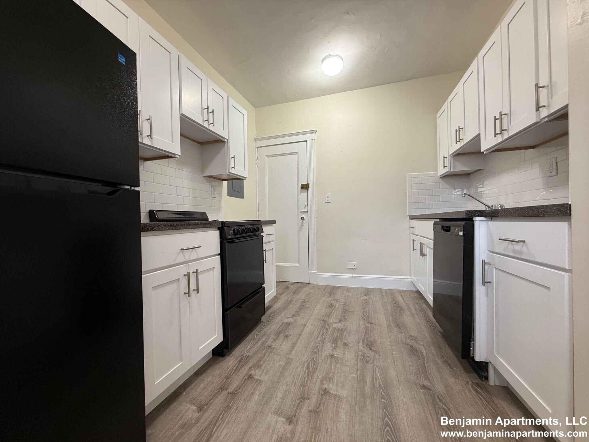 Building Photo - 11 Vinal St