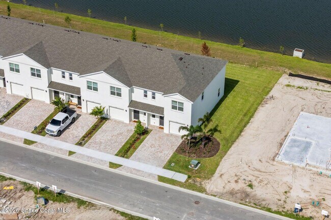 Building Photo - 9732 Venetian Sq
