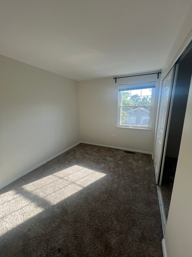 Building Photo - 8265 Rollinghitch Ct