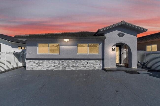 Building Photo - 3145 W 71st Pl