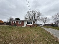 Building Photo - Dublin Brick home Three Bedroom, One Bathroom available Now
