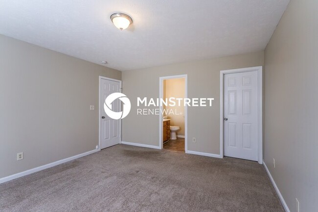 Building Photo - 4623 Wooded Oak Cir