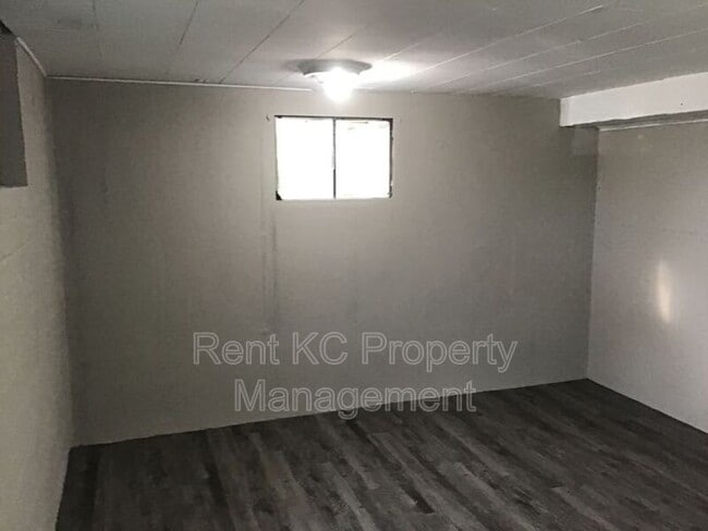 Building Photo - 6904 NW 78th St