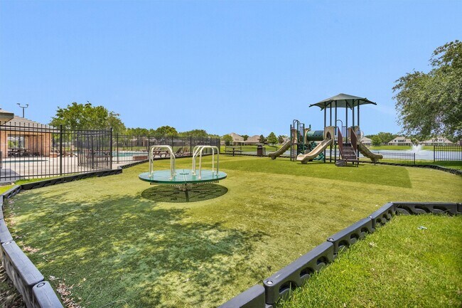 Building Photo - 2944 Auburn Woods Dr