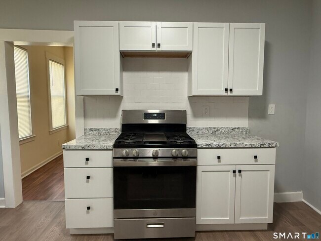 Building Photo - 51 Gilbert St