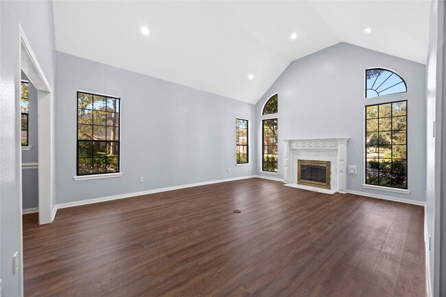 Building Photo - 18227 Longmoor Dr