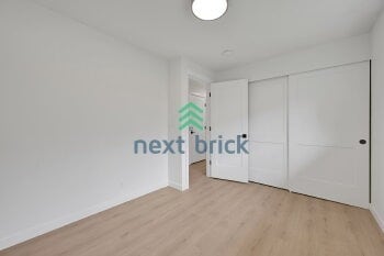 Building Photo - Charming Single-Story Retreat in a Quiet Kent Neighborhood!