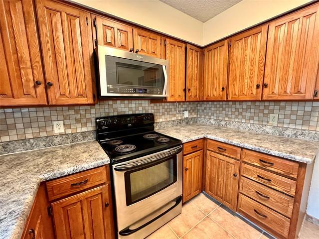 Building Photo - 3904 Woodbury Ct