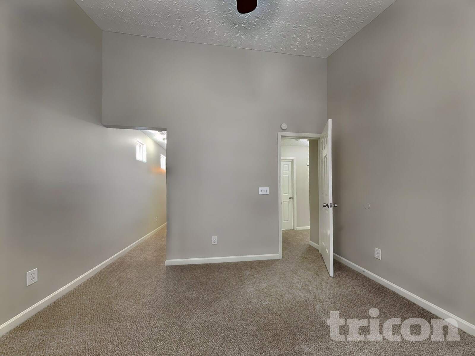 Building Photo - 242 Oak Grove Way