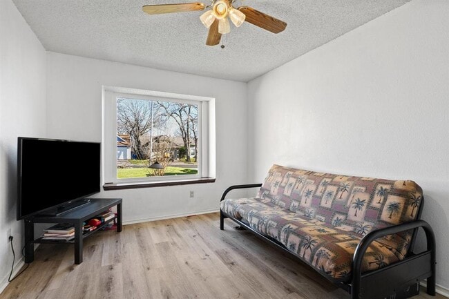 Building Photo - 9826 Briar Ridge Dr